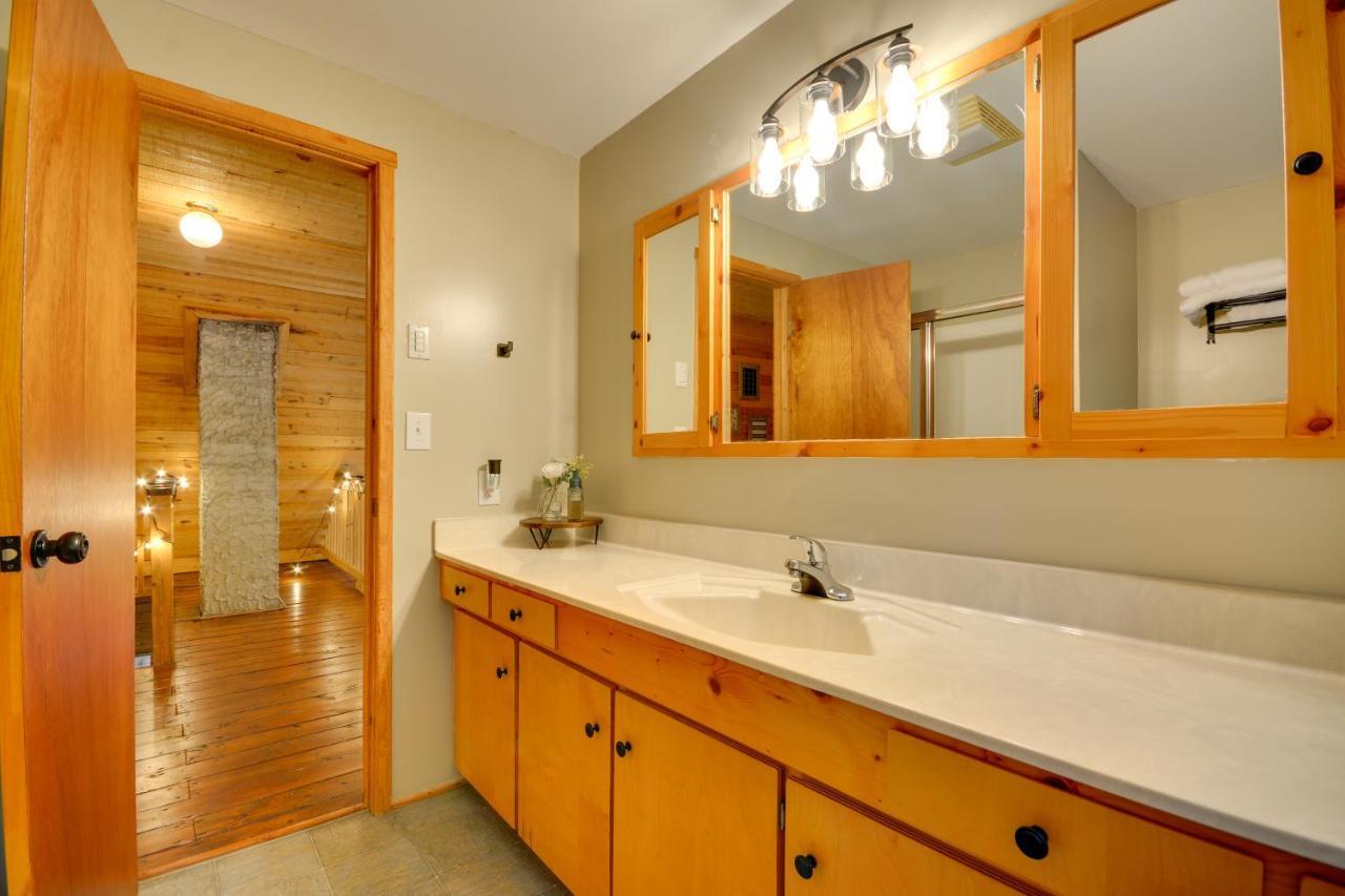 Serene Fancy Gap Cabin Retreat In Private Setting! Luaran gambar