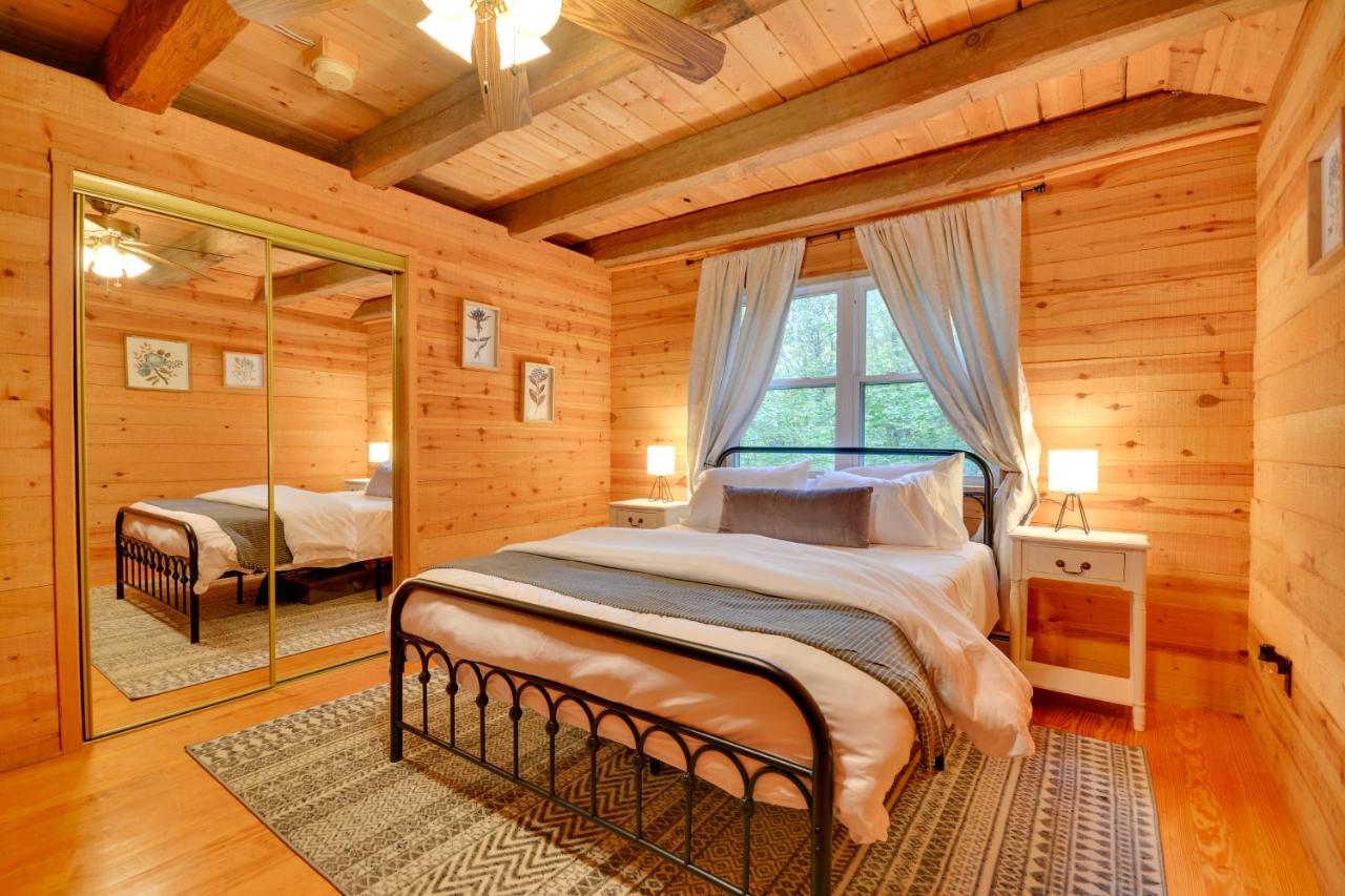 Serene Fancy Gap Cabin Retreat In Private Setting! Luaran gambar