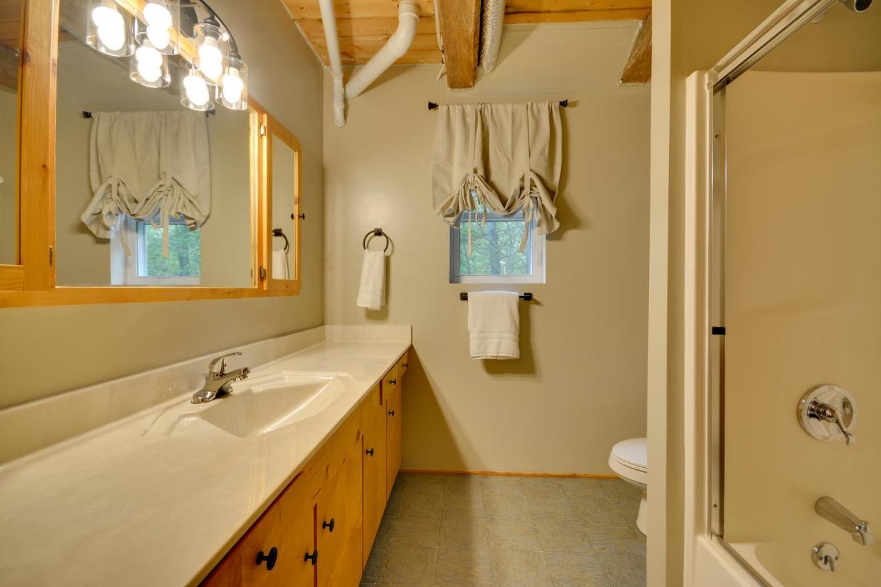 Serene Fancy Gap Cabin Retreat In Private Setting! Luaran gambar